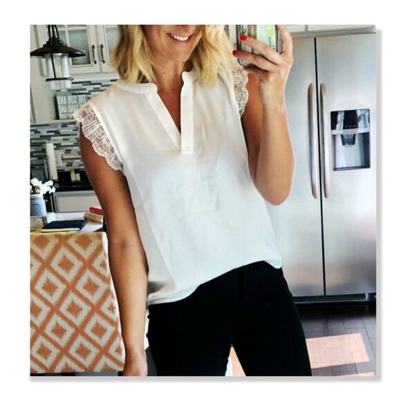 Gibson x City Safari Split Neck Lace Trim Top - size Small in White - Picture 1 of 11